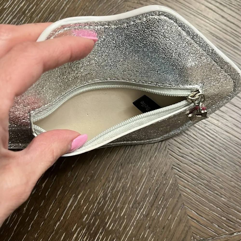 Jasmine la Belle silver lip coin wallet bag